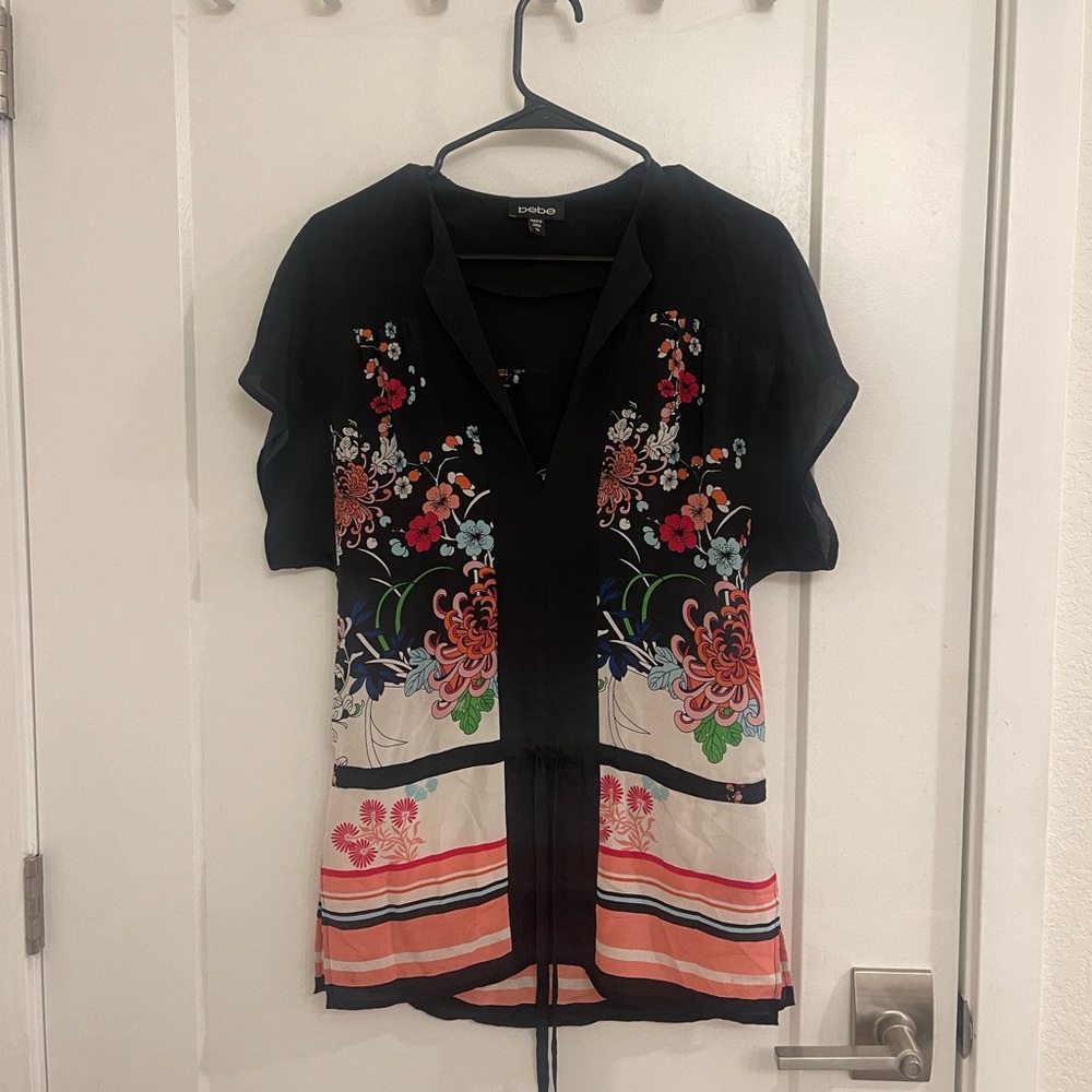 BebeSilk Y2K Black Floral Split-Neck Short Sleeve Beach Cover Up
